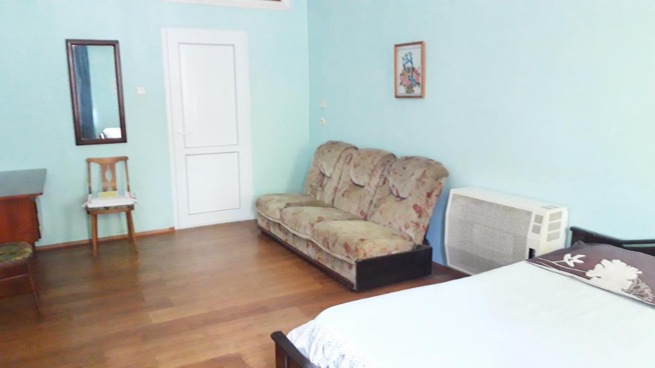 Pospolita Guest House Kutaisi Luaran gambar