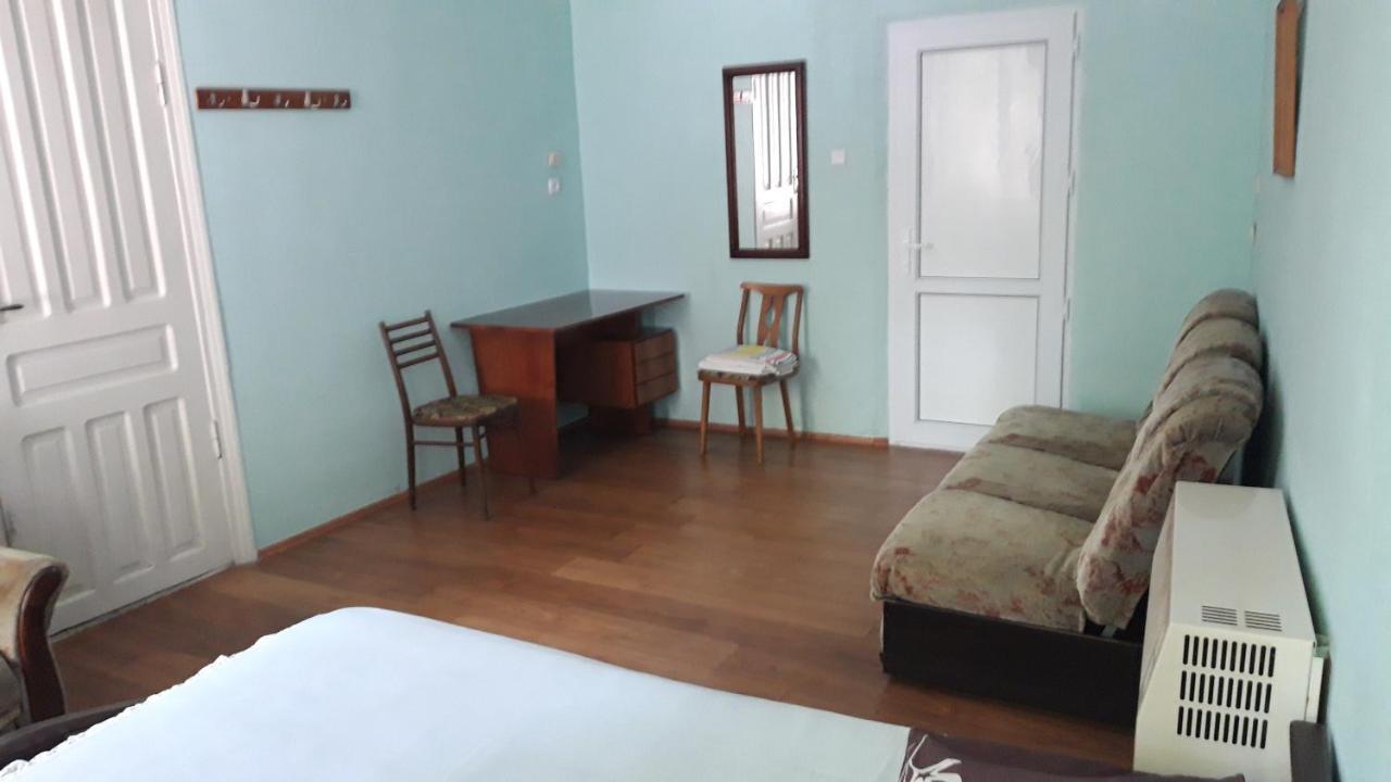 Pospolita Guest House Kutaisi Luaran gambar